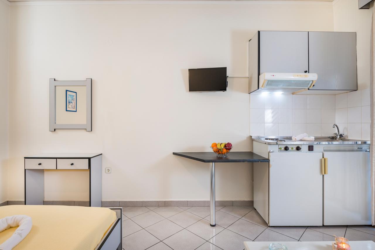 Athina Studio Platanias  Bagian luar foto